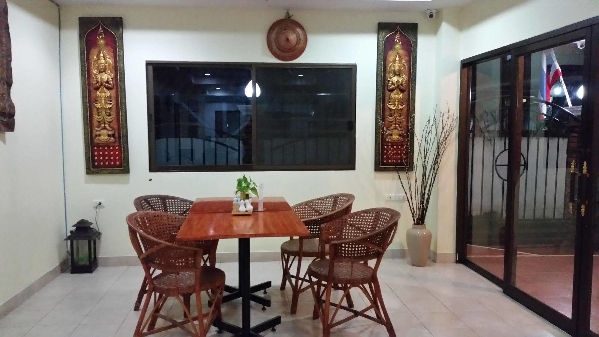 Villa Oranje Chiang Mai Exteriör bild