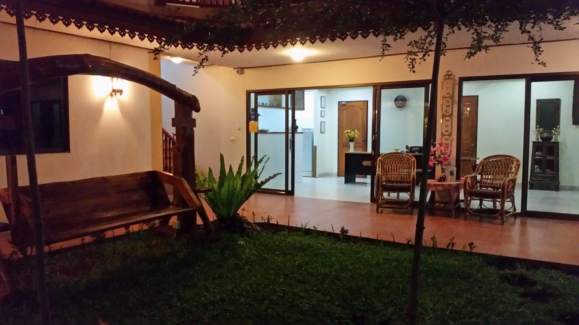Villa Oranje Chiang Mai Exteriör bild