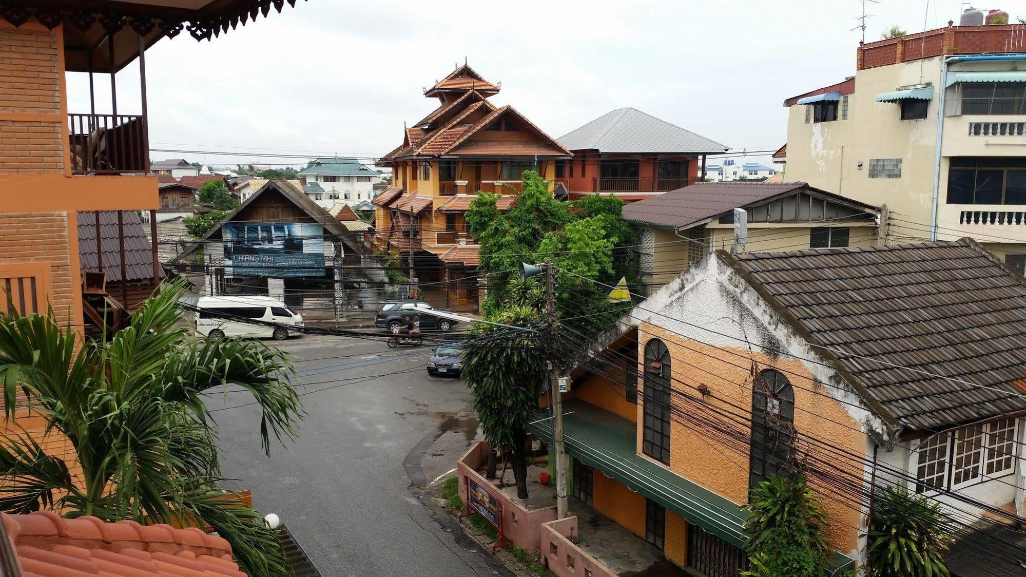 Villa Oranje Chiang Mai Exteriör bild